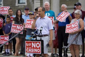 County Legislature moves Las Vegas Sands bid to operate casino a step closer County Legislature moves Las Vegas Sands bid to operate casino a step closer