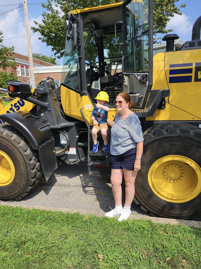 Neighbors trucked on down to Mineola Memorial Library