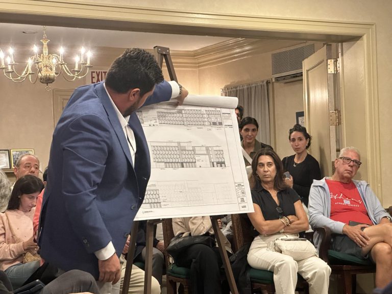 Great Neck Estates residents argue against 5-story Middle Neck Road apartment proposal