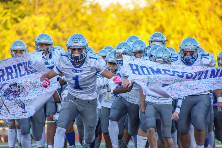 Herricks faithful share celebratory spirit at homecoming