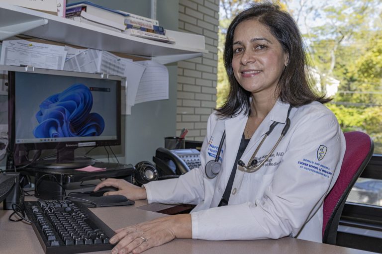 Dr. Rimda Wanchoo honored by the American Nephrologists of Indian Origin for her clinical excellence