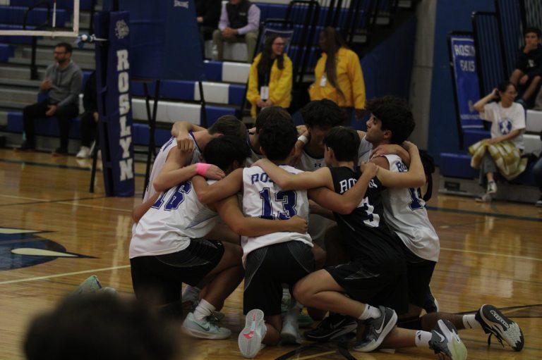 Roslyn boys volleyball enjoying fantastic season, hoping for county title